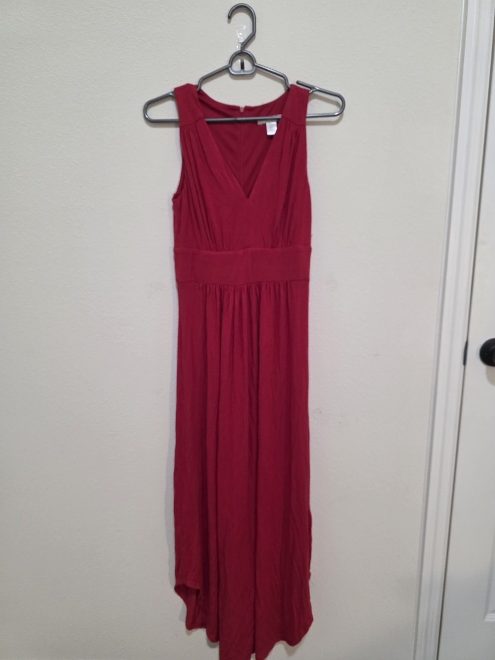 London Times Sleeveless V-Neck Maxi Dress in Fuchsia